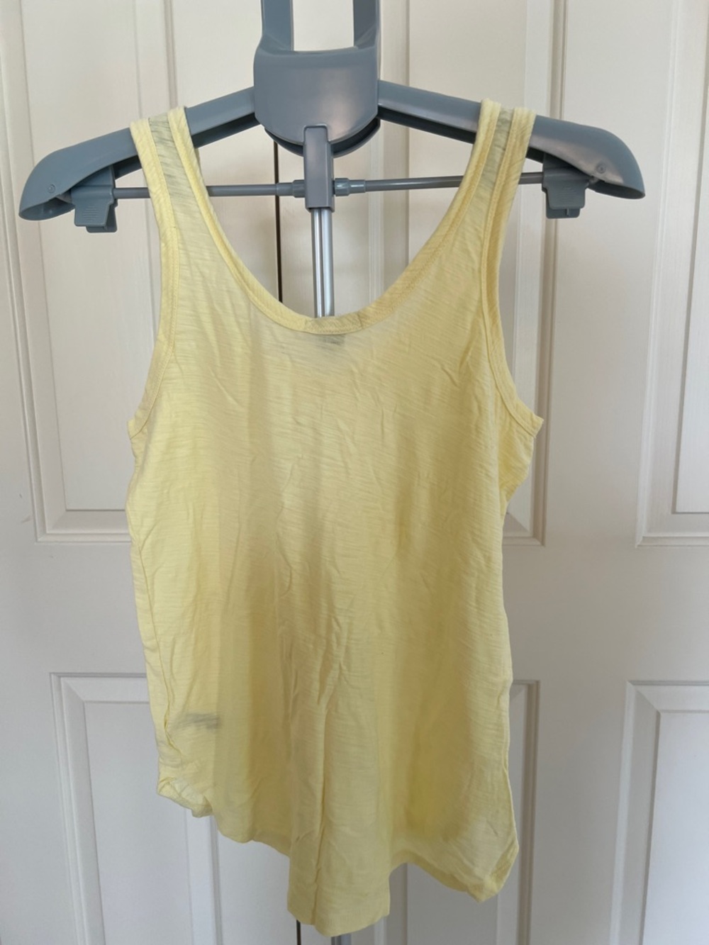 James Perse breathable Pale Yellow Scoop Neck Tank
Size 1 - Picture 4 of 4